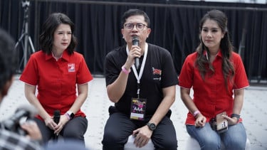Andy Budiman (tengah)