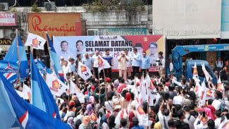 Prabowo Bicara Program Kerja Makan Siang dan Susu Gratis di Hadapan Warga Sumbar
