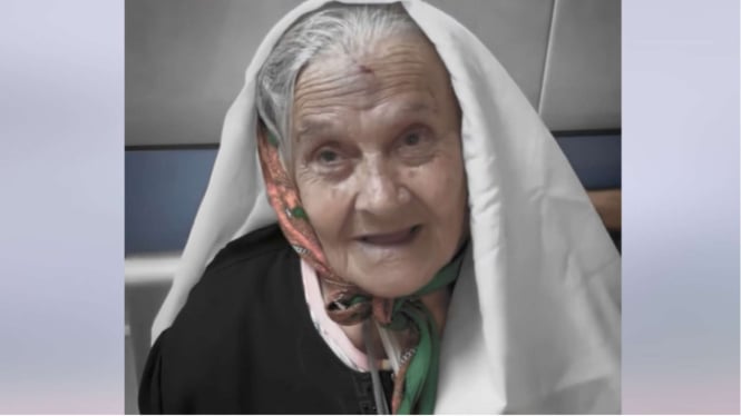 Wanita Palestina yang lebih tua dibanding negara Israel
