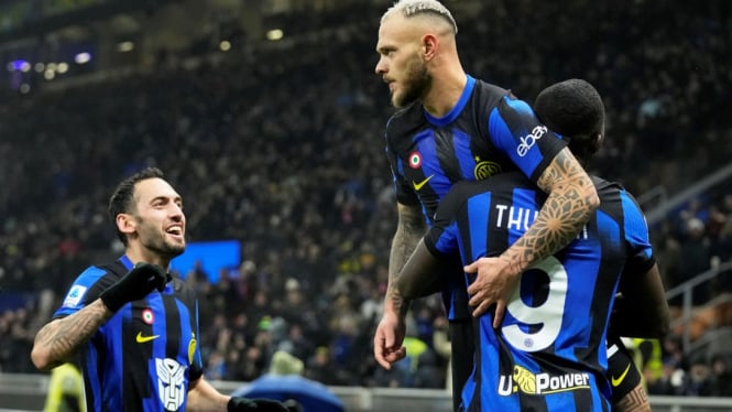 Pemain Inter Milan rayakan gol Federico Dimarco