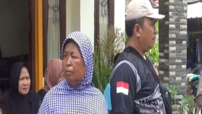 Sukarti, korban sengatan tawon Vespa, diperbolehkan pulang dari RSUD Jombang.