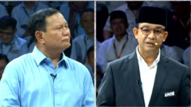 Ekspresi wajah Prabowo terlihat mengejek Anies Baswedan 