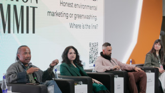 Ali Charisma dan aldrie by L Bawa Budaya Indonesia di BRICS+ Fashion Summit Moskow