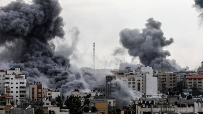 VIVA Militer: Serangan udara militer Israel ke kota Rafah, Palestina