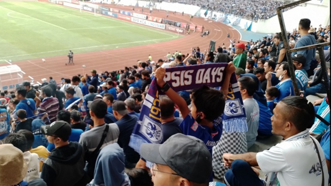 Suasana laga PSIS di Stadion Jatidiri Semarang