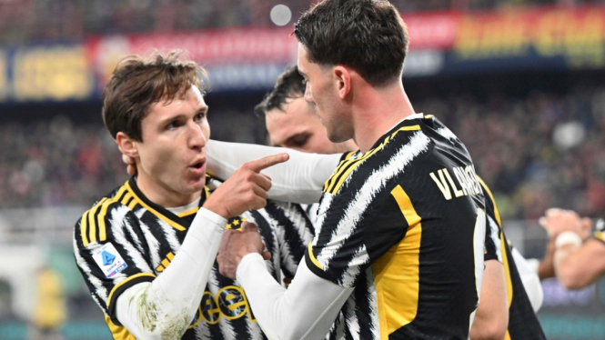 Pemain Juventus Federico Chiesa rayakan gol