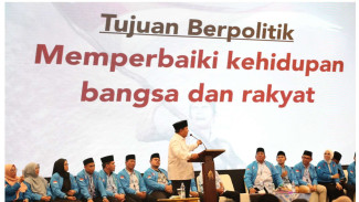 Momen Prabowo Berpantun: Kalau Ada yang Memfitnah, Menjelekkan, Kita Doakan Saja