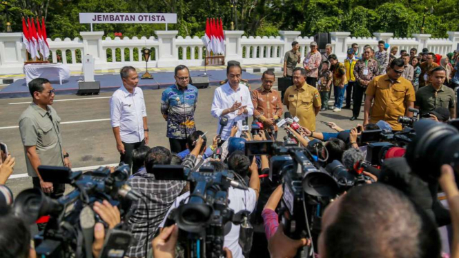 Presiden Joko Widodo (Jokowi) didampingi Menteri Dalam Negeri Tito Karnavian