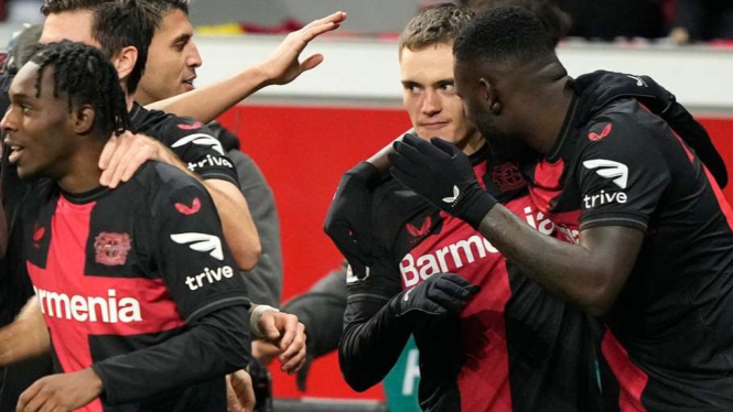 Pemain Bayer Leverkusen rayakan gol