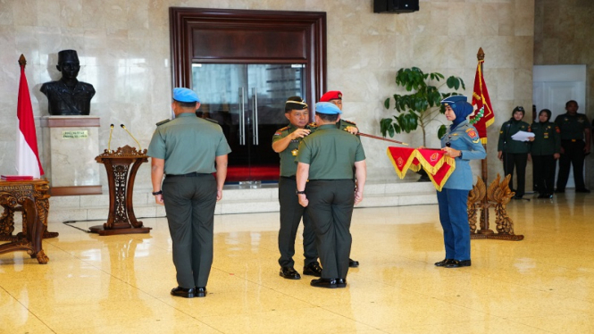 Panglima TNI Jenderal Agus Subiyanto memimpin sertijab Danpaspampres 