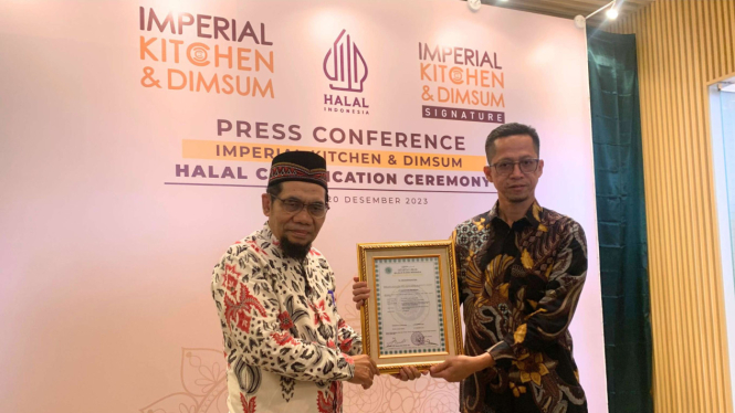 Imperial Kitchen & Dimsum dan Imperial Kitchen & Dimsum Signature resmi Halal