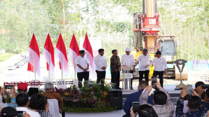 Presiden Jokowi melakukan groundbreaking RSUP di IKN Nusantara