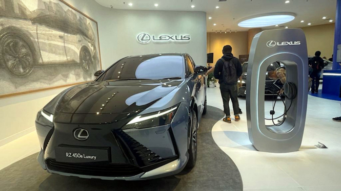 Lexus RZ 450e Luxury dipajang di Lexus Electrified: Aethereum 2.0