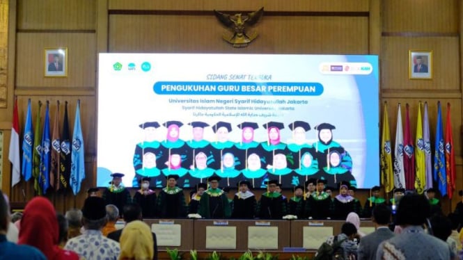 UIN Syarif Hidayatullah Jakarta mengukuhkan 16 guru besar perempuan.