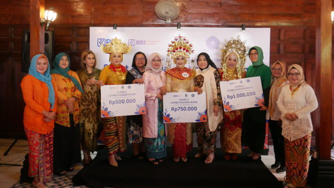 Kegiatan literasi keuangan Ibu Rumah Tangga pada Peringatan Hari Ibu di Pamulang