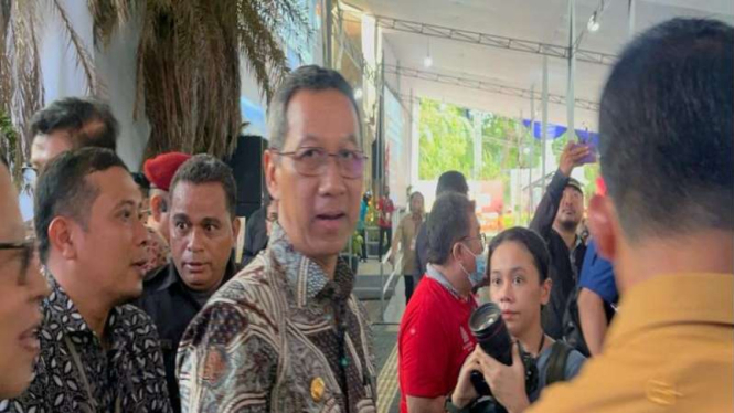 Pj Gubernur DKI Heru Budi Hartono mengunjungi Gereja Katedral.