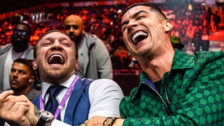 Ketika Ronaldo Bertemu McGregor dan Nonton Kemenangan Mengerikan Anthony Joshua