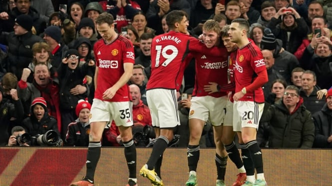 Pemain Manchester United rayakan gol