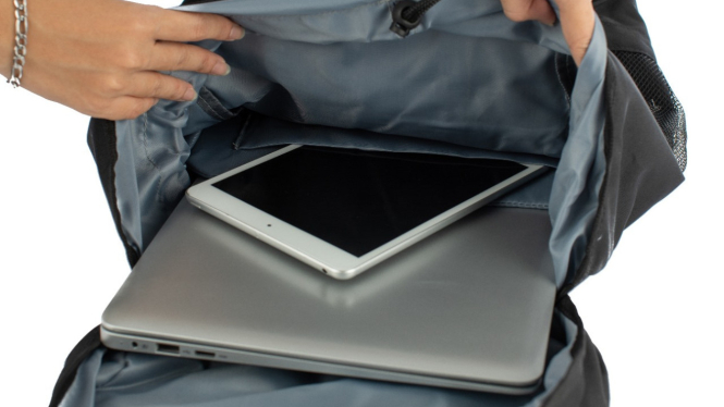 Ilustrasi perangkat laptop/tablet.
