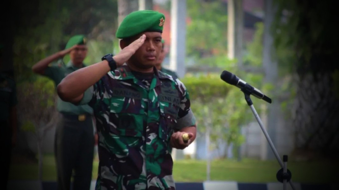 VIVA Militer: Mayor Inf Danang Setiaji lepas 48 prajurit Yonif 143 TWEJ.