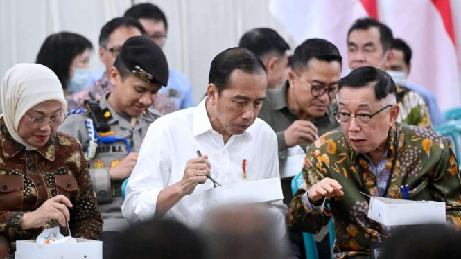 Presiden Jokowi berkunjung ke pabrik PT Maspion.