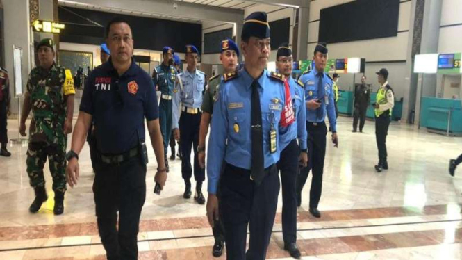 Angkasa Pura II dan Puspom TNI melakukan pengecekan di Bandara Soekarno-Hatta.