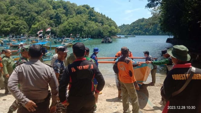 Pencarian mahasiswa IPB yang hilang di Pulau Sempu.