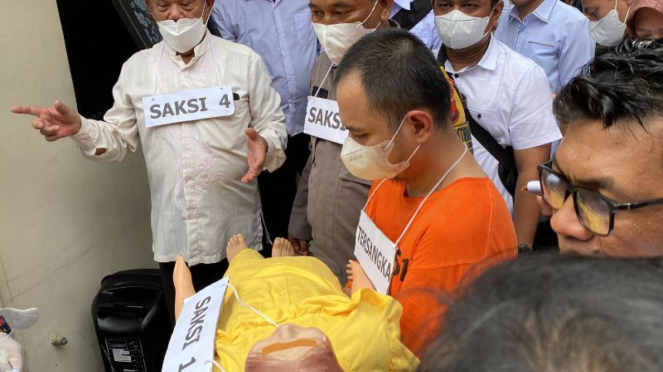 TERSANGKA PANCA DARMANSYAH SENT REKONTRUKSI DI JAGAKARSA, JAKSEL. 