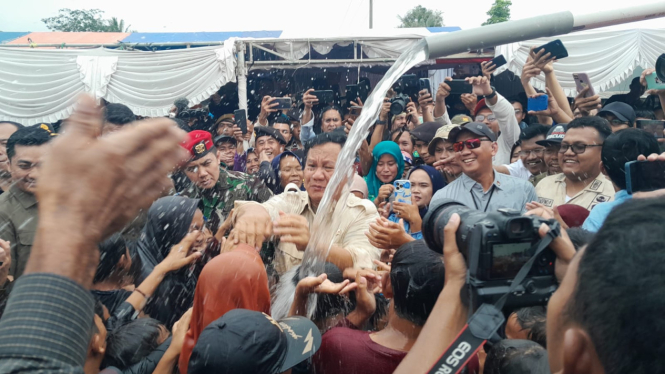Menteri Pertahanan (Menhan) RI Prabowo Subianto meresmikan lima titik sumber air di Sukabumi, Jawa Barat, Sabtu, 30 Desember 2023