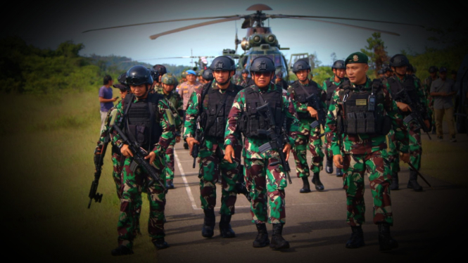 VIVA Militer: Panglima Kostrad, Letjen TNi M Saleh tiba di Nduga.