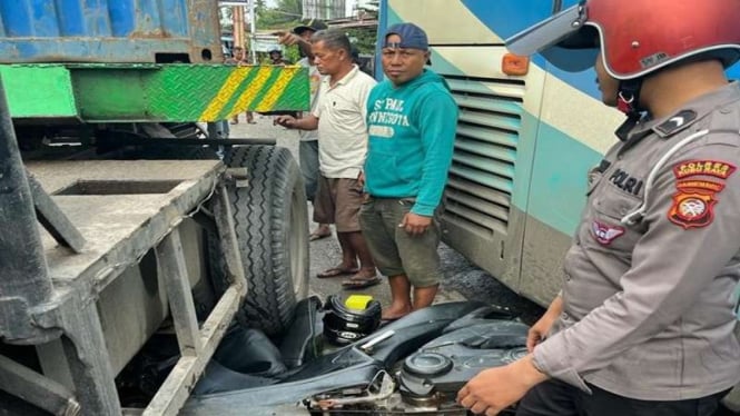 Bripda Muhammad Novandro Rela Motornya untuk Ganjal Ban Bus Damri