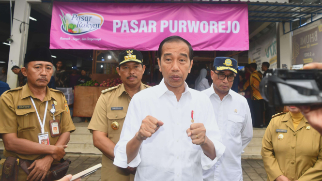 Presiden Jokowi di Pasar Purworejo Jawa Tengah