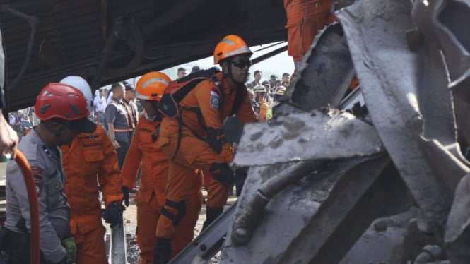 Evakuasi Kecelakaan Kereta Api di Cicalengka Jawa Barat