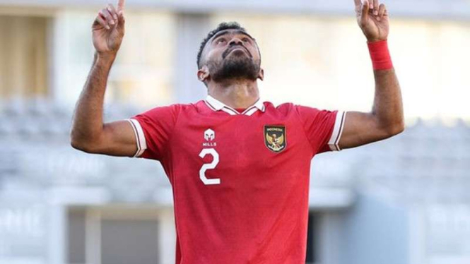 Pemain Timnas Indonesia Yakob Sayuri rayakan gol