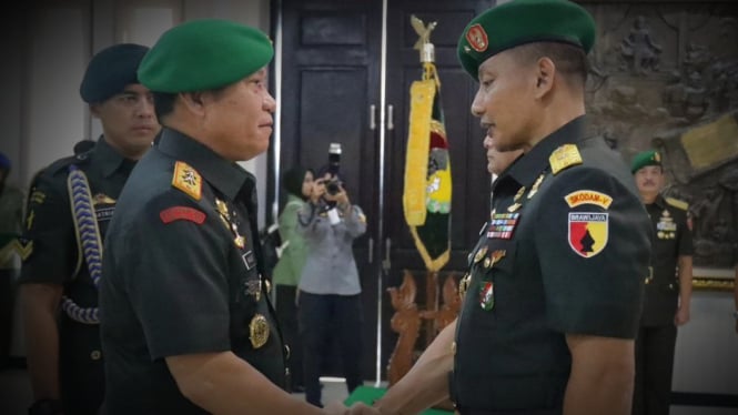 VIVA Militer: Pangdam Brawijaya salami Brigjen TNI Endro Satoto