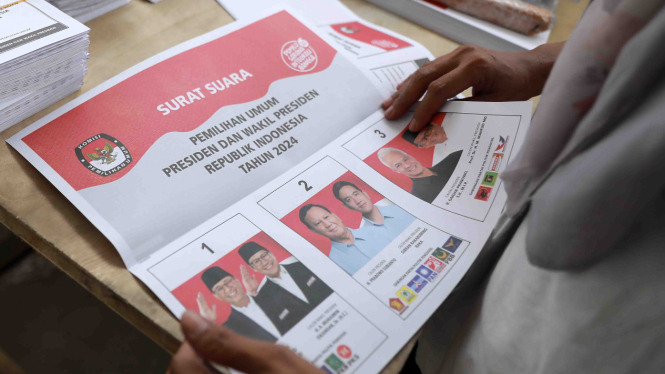 Penyortiran dan Pelipatan Surat Suara Pilpres Pemilu 2024