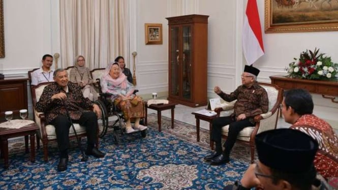 Wakil Presiden RI Ma'ruf Amin saat menerima audiensi sejumlah tokoh bangsa di Istana Wapres, Jakarta, Kamis, 11 Januari 2024.