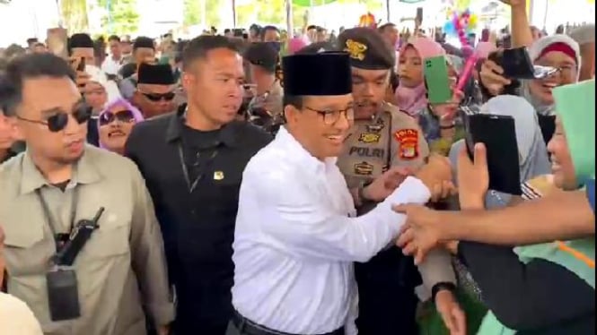 Calon Presiden (Capres) 01 Anies Baswedan saat melakukan kampanye di Lampung