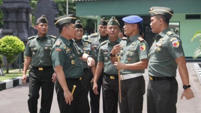 Eks Jenderal Penjaga Nyawa Jokowi Mayjen Rafael Granada Baay Tni Harus