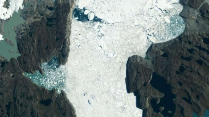 Lapisan Es di Greenland Mencair.