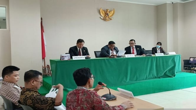 Sidang 10 partai politik (parpol) di DKI Jakarta yang menjadi termohon di KIP