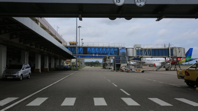 Area Landasan Pacu Bandara Internasional Minangkabau