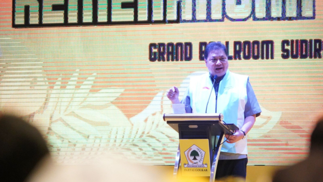 Ketua umum Partai Golkar Airlangga Hartarto di Bandung saat hadiri konsolidasi partai Golkar