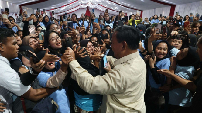 Prabowo Subianto dalam acara MDS Coop Temu Anggota 2024 di Stadium Pakan Sari