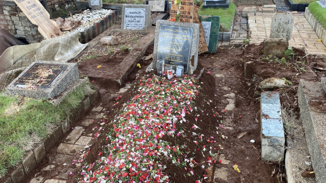Pemakaman Suhendri Zoni, ayah Ammar Zoni.