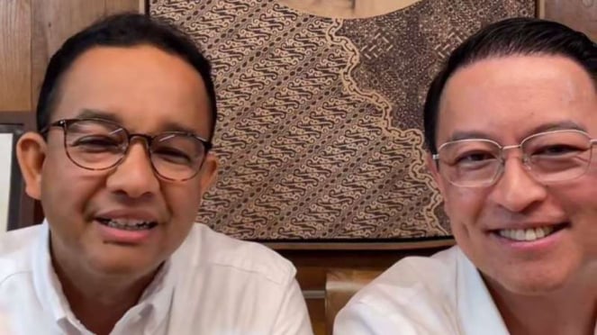 Anies Baswedan y Tom Lembong durante TikTok en vivo.