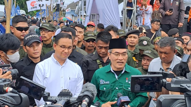 Anies Baswedan saat kampanye akbar di Lapangan Jambidan, Kabupaten Bantul