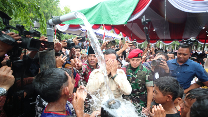 Menhan Prabowo Resmikan 15 Titik Air di Bangkalan
