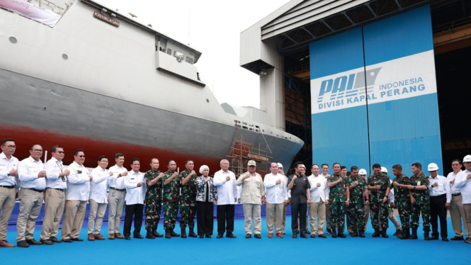 Menteri Pertahanan Prabowo Subianto mengunjungi PT PAL Indonesia