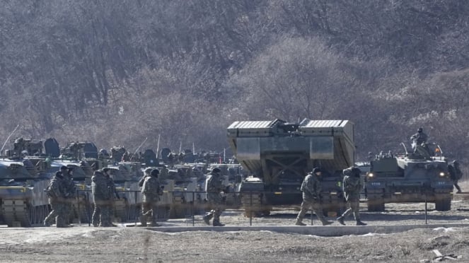 O exército sul-coreano está conduzindo exercícios militares perto da fronteira com a Coreia do Norte